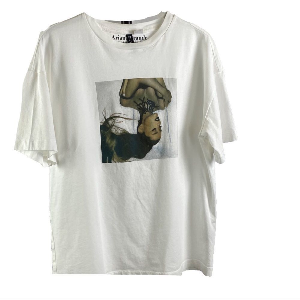 H&M Ariana Grande tee shirt size Small